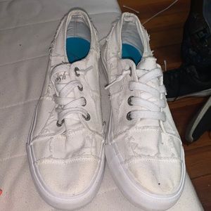 White blowfish brand skate/summer shoes